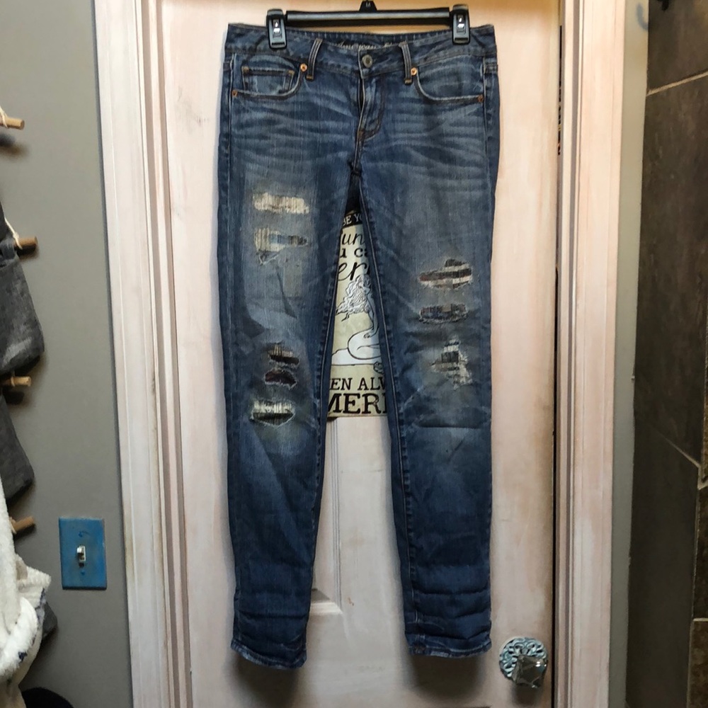 American Eagle Distressed skinny jeans sz6